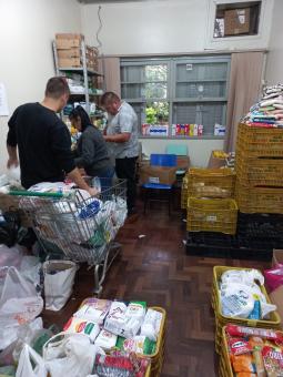 Kerb solidário: arrecadadas 6,5 toneladas de alimentos