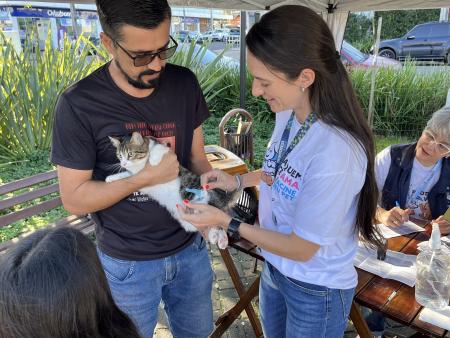 Campanha contra zoonoses imunizou 156 animais no sábado