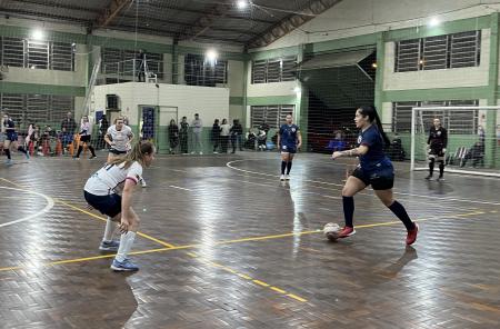 Futsal Feminino: Alcateia e PFC decidem o título
