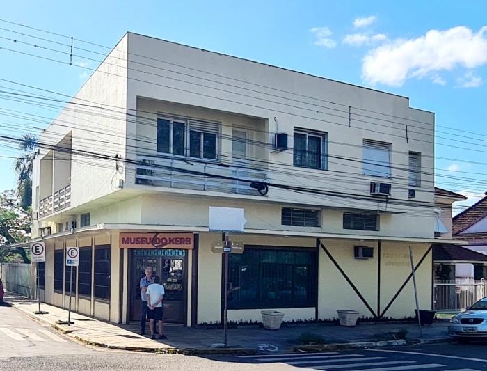 Antiga Prefeitura recebe pintura nova para o Natal Família