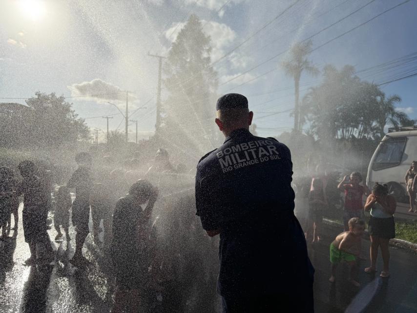 Verão na Vargas reúne cerca de 800 pessoas em tarde de lazer e diversão para a família