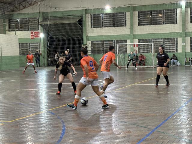 Rodada espetacular define as finalistas do Campeonato de Futsal Feminino