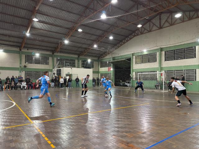 Muitos gols marcam início do Campeonato Municipal de Futsal Série Prata
