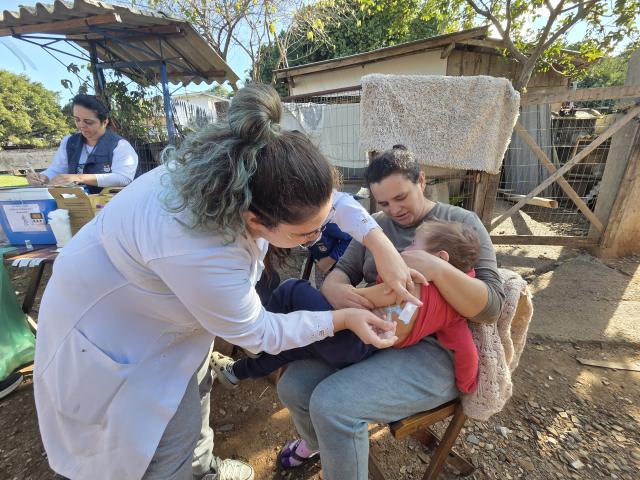 Prefeitura promove ação de vacinação para pessoas e animais no Campo Grande