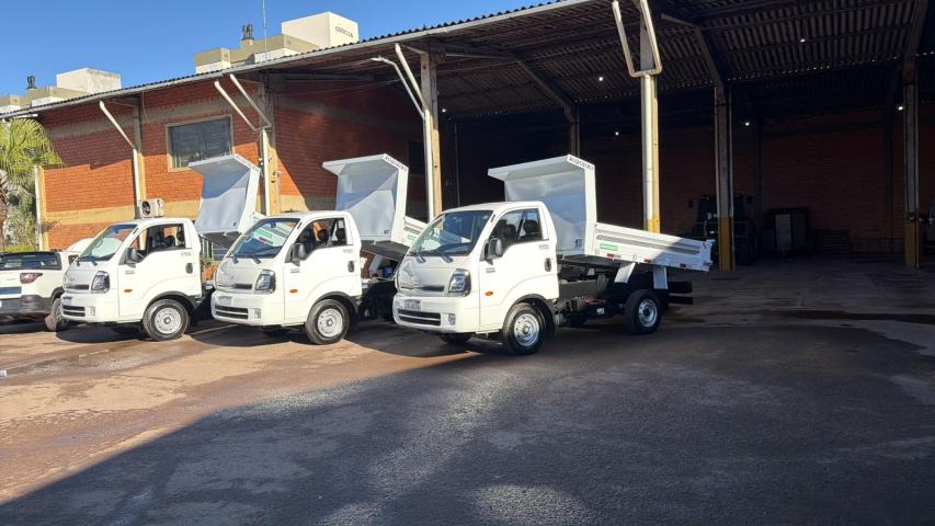 Município recebe novos veículos e reforça estrutura das Secretarias de Obras e Meio Ambiente