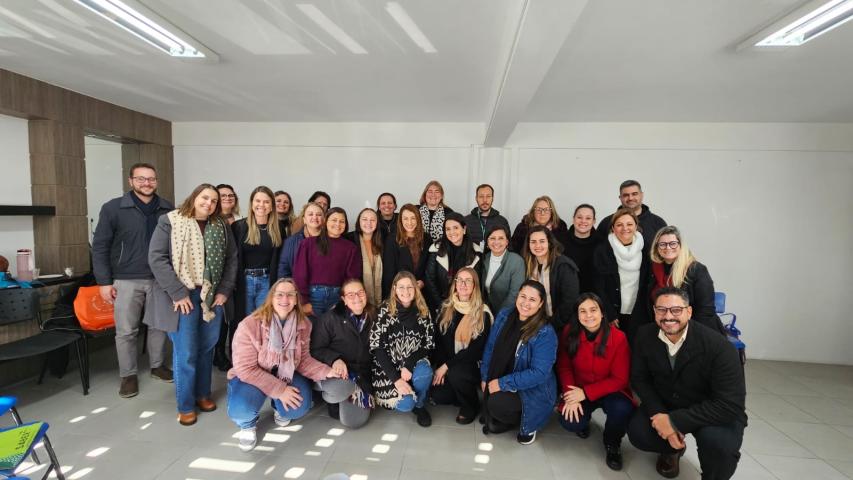 Conselho Municipal de Educação empossa novos conselheiros e elege nova Mesa Diretora