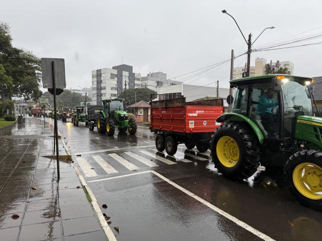 Desfile alusivo ao Dia do Colono é destaque na 5ª Ruralfest em Estância Velha